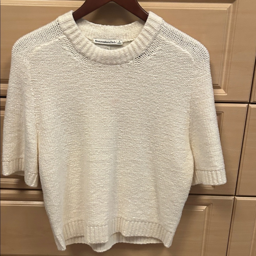 Abercrombie & Fitch Cream Short-Sleeve Knit Pullover